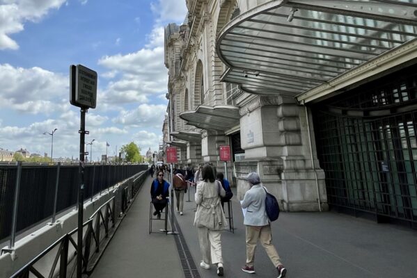 オルセー美術館　特別展入口　2026-28